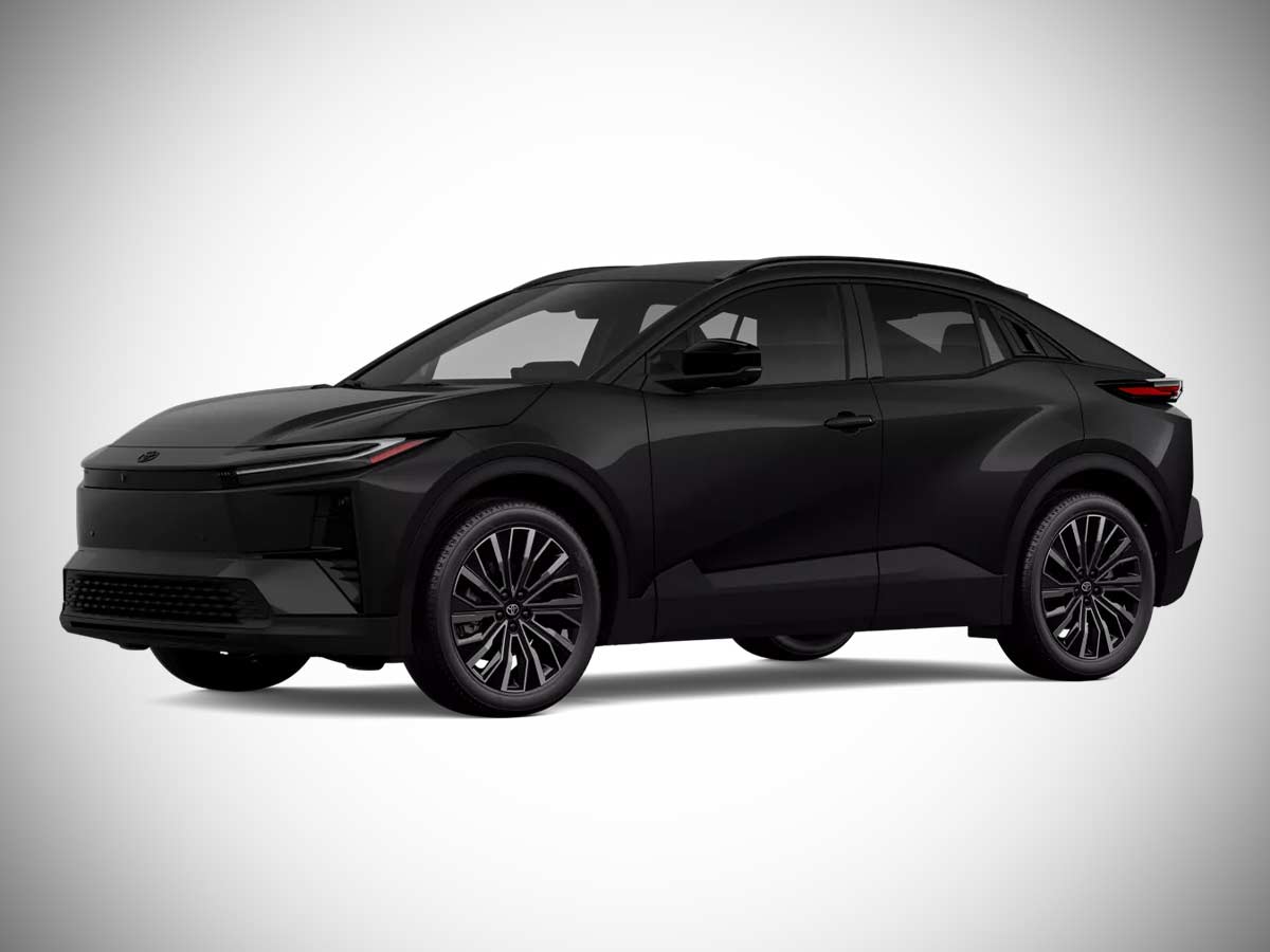 2026 Toyota C-HR XSE Color Options: Complete Guide to Every Exterior Paint Choice 5 2026 Toyota C HR XSE Midnight Black Metallic Front