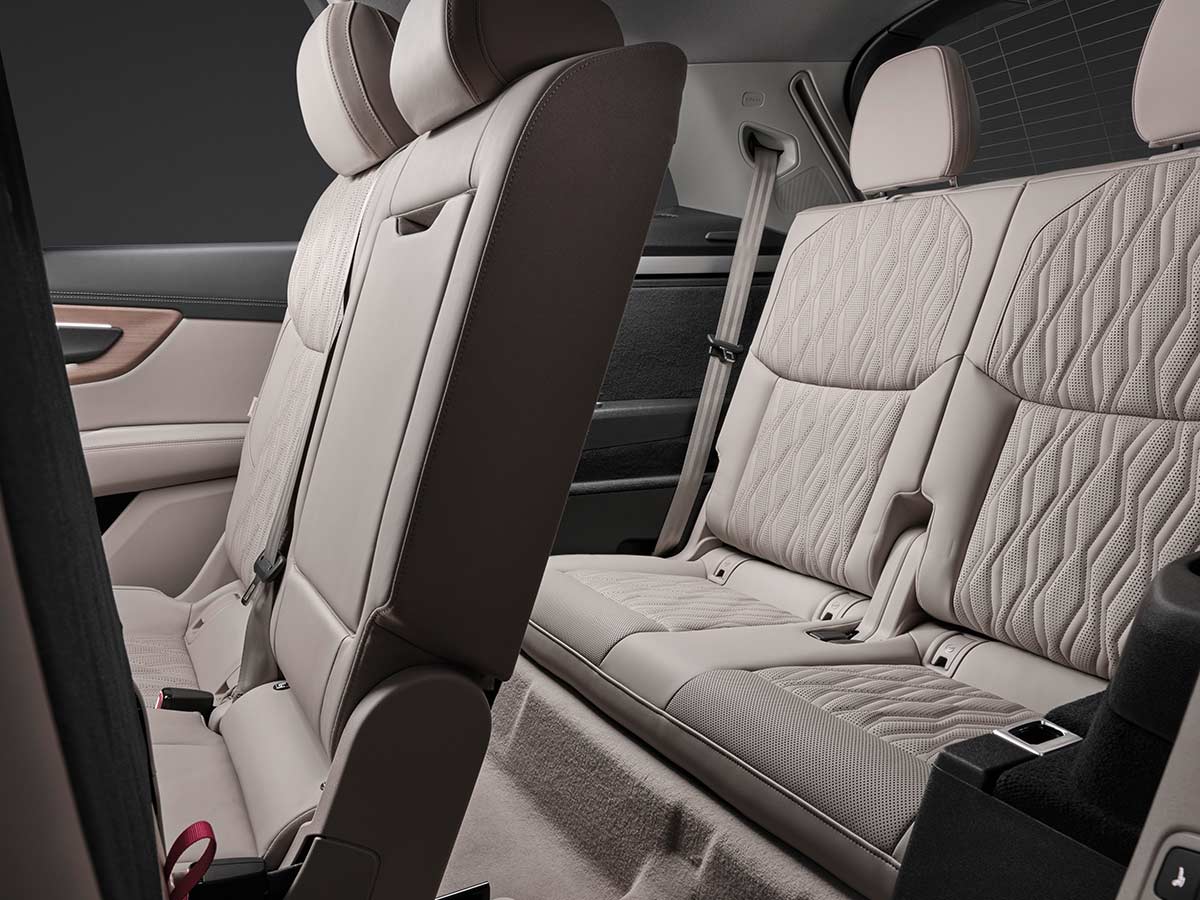 2027 Audi Q7: The Third-Generation Luxury SUV Redefines Premium Family Motoring 20 2027 Audi Q7 Last Third Row Seats