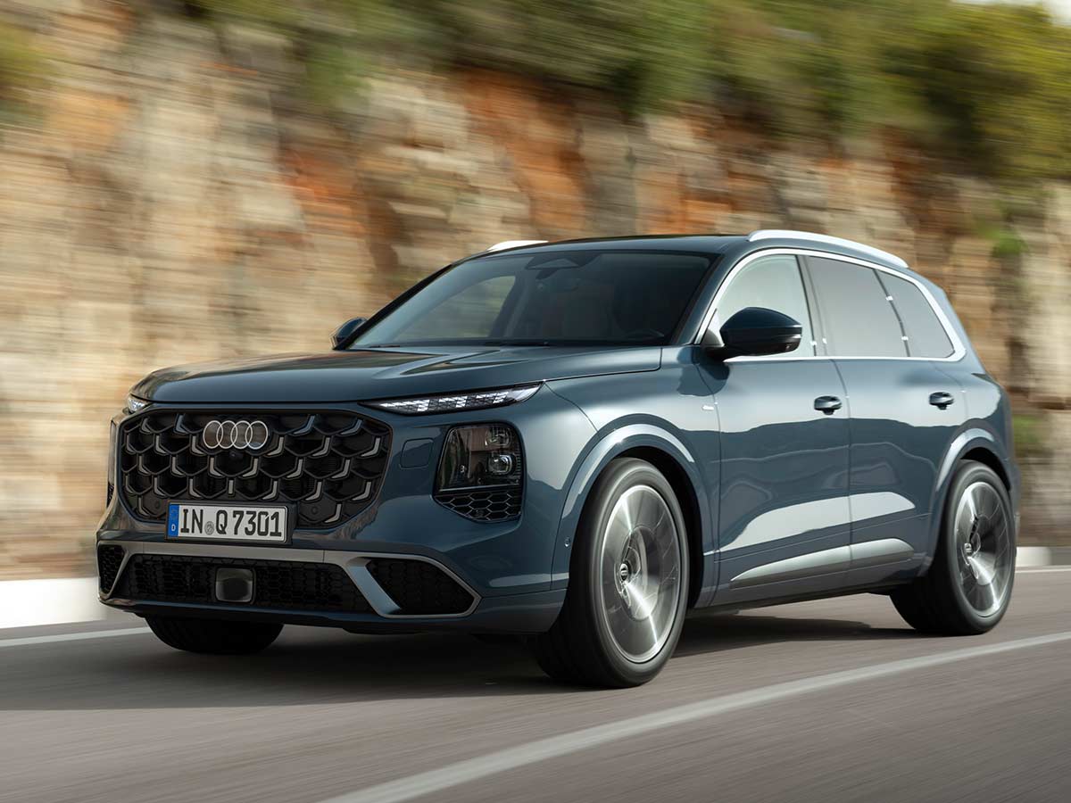2027 Audi Q7: The Third-Generation Luxury SUV Redefines Premium Family Motoring 8 2027 Audi Q7 Performaance