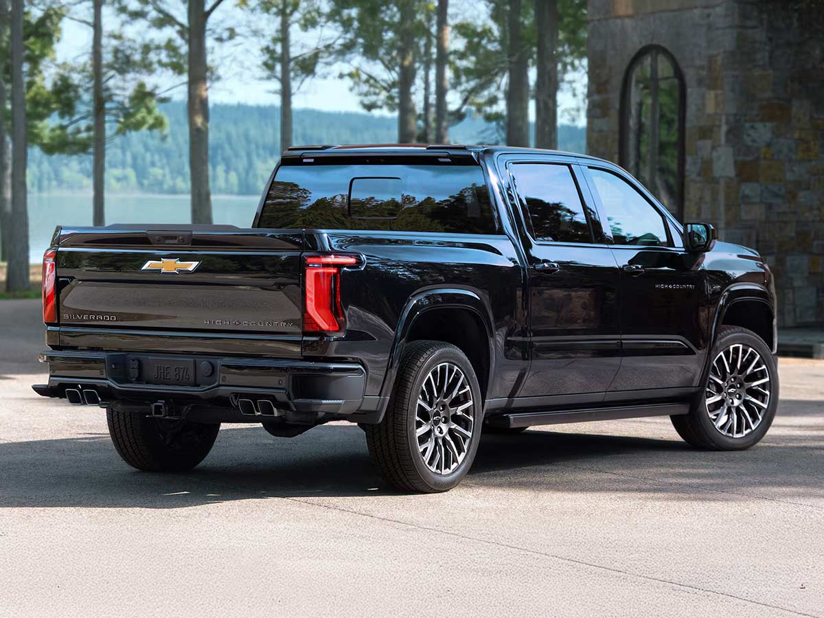 2027 Chevrolet Silverado 1500 High Country Rear Quarter