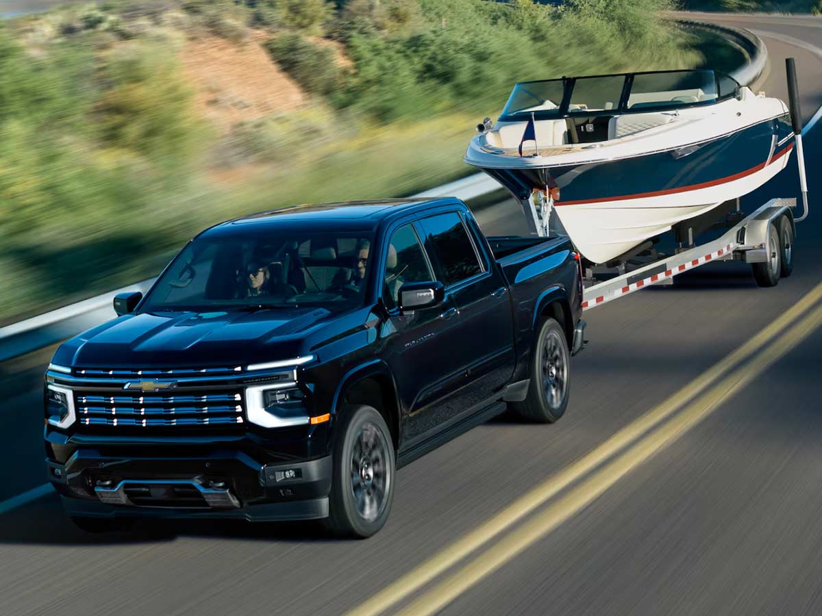 2027 Chevrolet Silverado 1500 High Country Towing