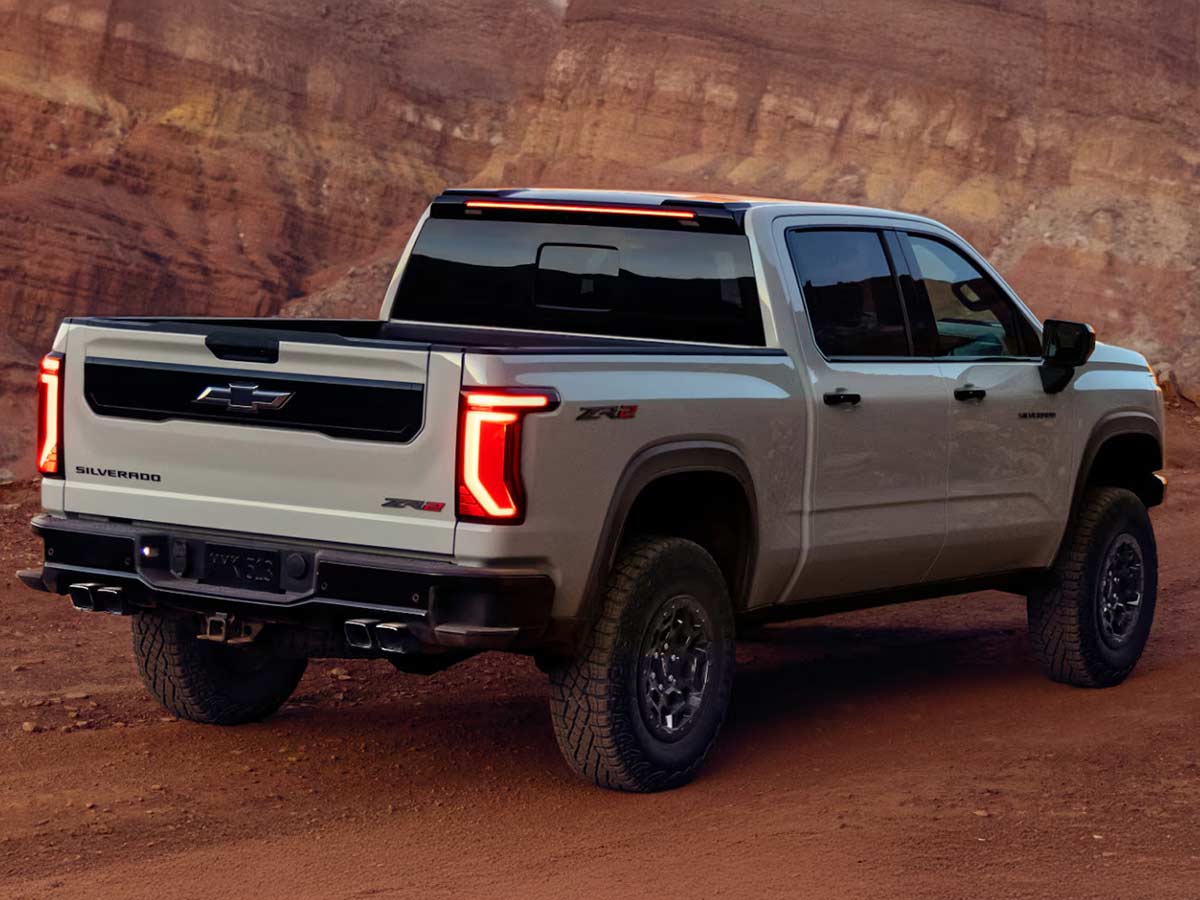 2027 Chevrolet Silverado 1500 ZR2 Rear Quarter