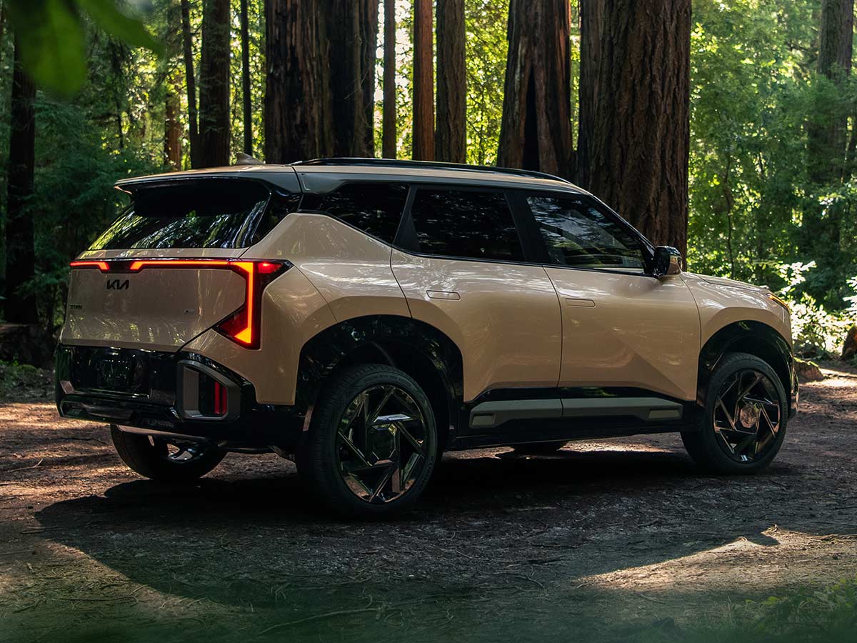 2027 Kia Seltos X Line Rear Quarter