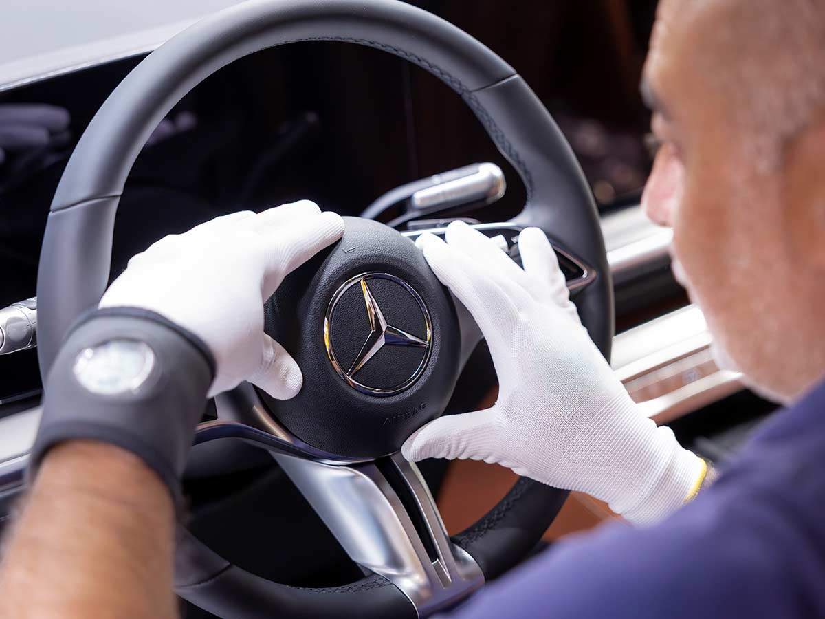 Mercedes-Benz Starts VLE Production in Spain, Signalling a New Era for Electric Luxury Vans 2 Mercedes Benz VLE Production Vitoria plant Steetring Wheel