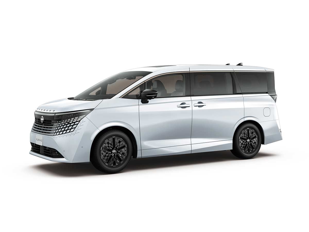Nissan Elgrand Returns: How Nissan Reinvented Japan's Original Luxury Minivan for the Electric Era 6 2026 Nissan Elgrand MPV Prism White
