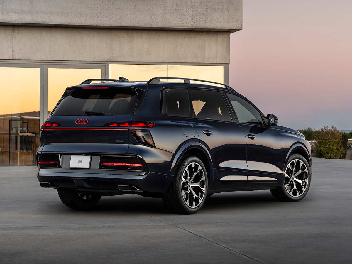2027 Audi Q9 Unveiled: New Three-Row Flagship SUV Debuts With Up To 591hp, Luxury-Focused Cabin And Advanced Lighting Tech 4 2027 Audi Q9 Rear Quarter View