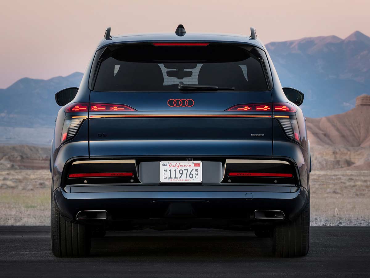 2027 Audi Q9 Unveiled: New Three-Row Flagship SUV Debuts With Up To 591hp, Luxury-Focused Cabin And Advanced Lighting Tech 6 2027 Audi Q9 Rear