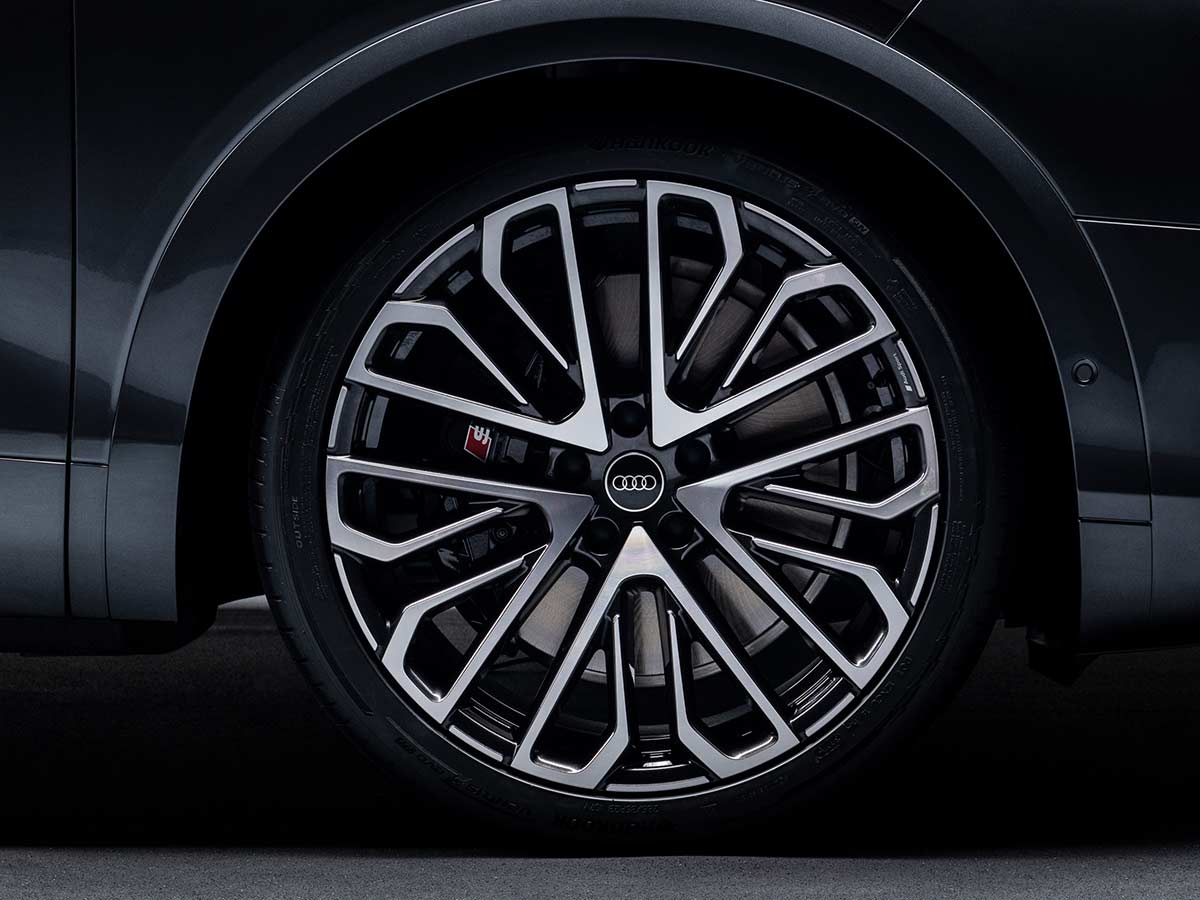 2027 Audi Q9 Unveiled: New Three-Row Flagship SUV Debuts With Up To 591hp, Luxury-Focused Cabin And Advanced Lighting Tech 30 2027 Audi SQ9 Alloy Wheel