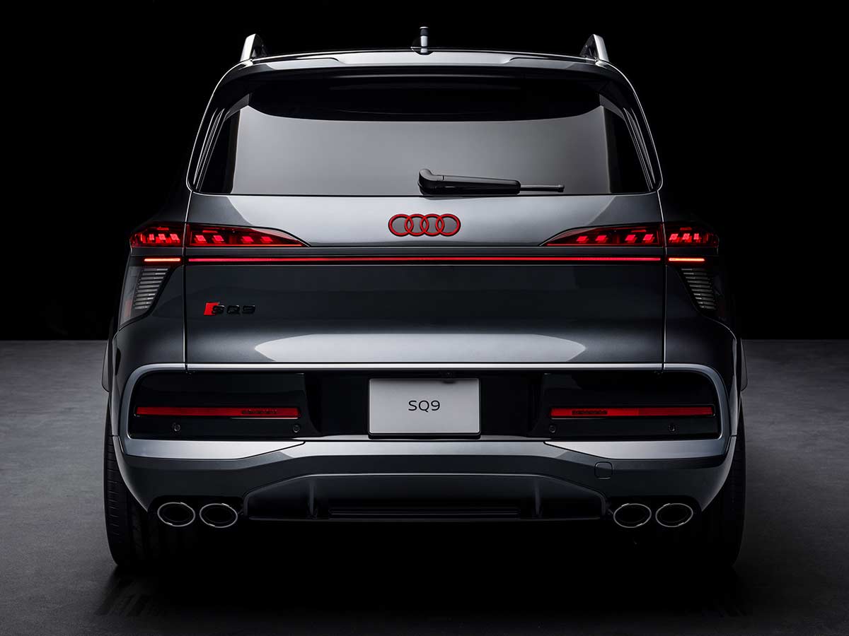 2027 Audi Q9 Unveiled: New Three-Row Flagship SUV Debuts With Up To 591hp, Luxury-Focused Cabin And Advanced Lighting Tech 17 2027 Audi SQ9 Rear