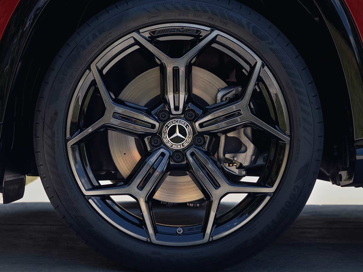 2027 Mercedes-Benz GLA Revealed: Everything You Need to Know About the New Electric and Hybrid Premium SUV 19 2027 Mercedes Benz GLA Electric Alloy Wheel