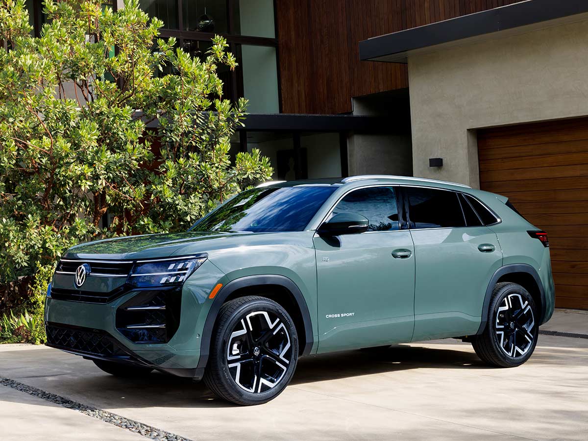 2027 Volkswagen Atlas Cross Sport Front Quarter