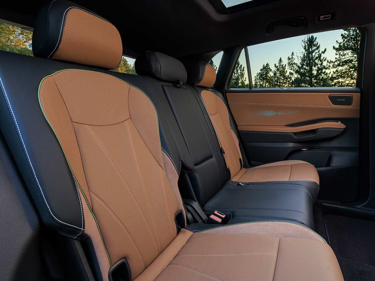 2027 Volkswagen Atlas Cross Sport: A Sharper, Smarter Take on the Midsize SUV 4 2027 Volkswagen Atlas Cross Sport Rear Seats