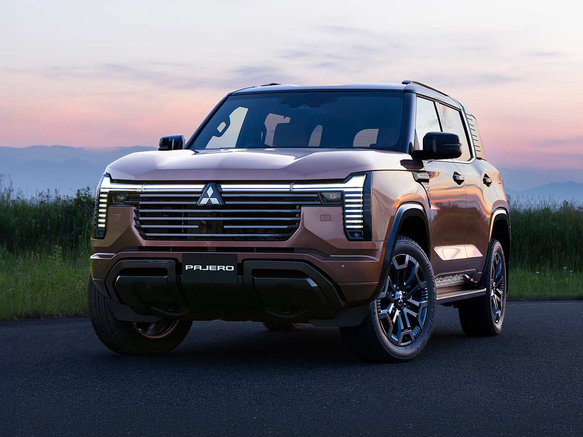 2026 Mitsubishi Pajero Montero Front Quarter