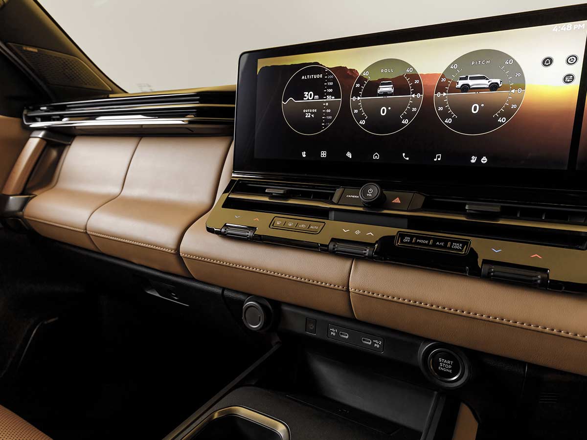 2026 Mitsubishi Pajero / Montero: The Icon Returns 7 2026 Mitsubishi Pajero Montero Screen