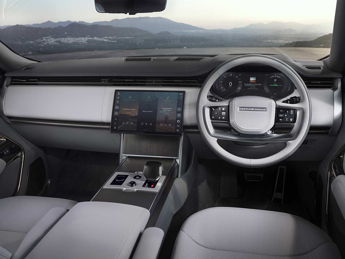 Range Rover Electric: The Original Luxury SUV Enters Its Electric Era 3 2026 Range Rover Electric Interior