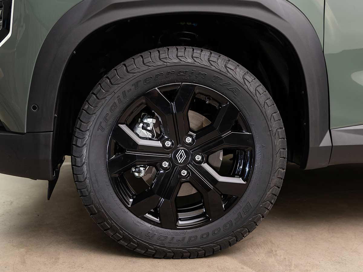 Renault Niagara: How Renault’s New Latin American Pick-Up Blends SUV Comfort With Workhorse Capability 25 2026 Renault Niagara Black Alloy Wheels