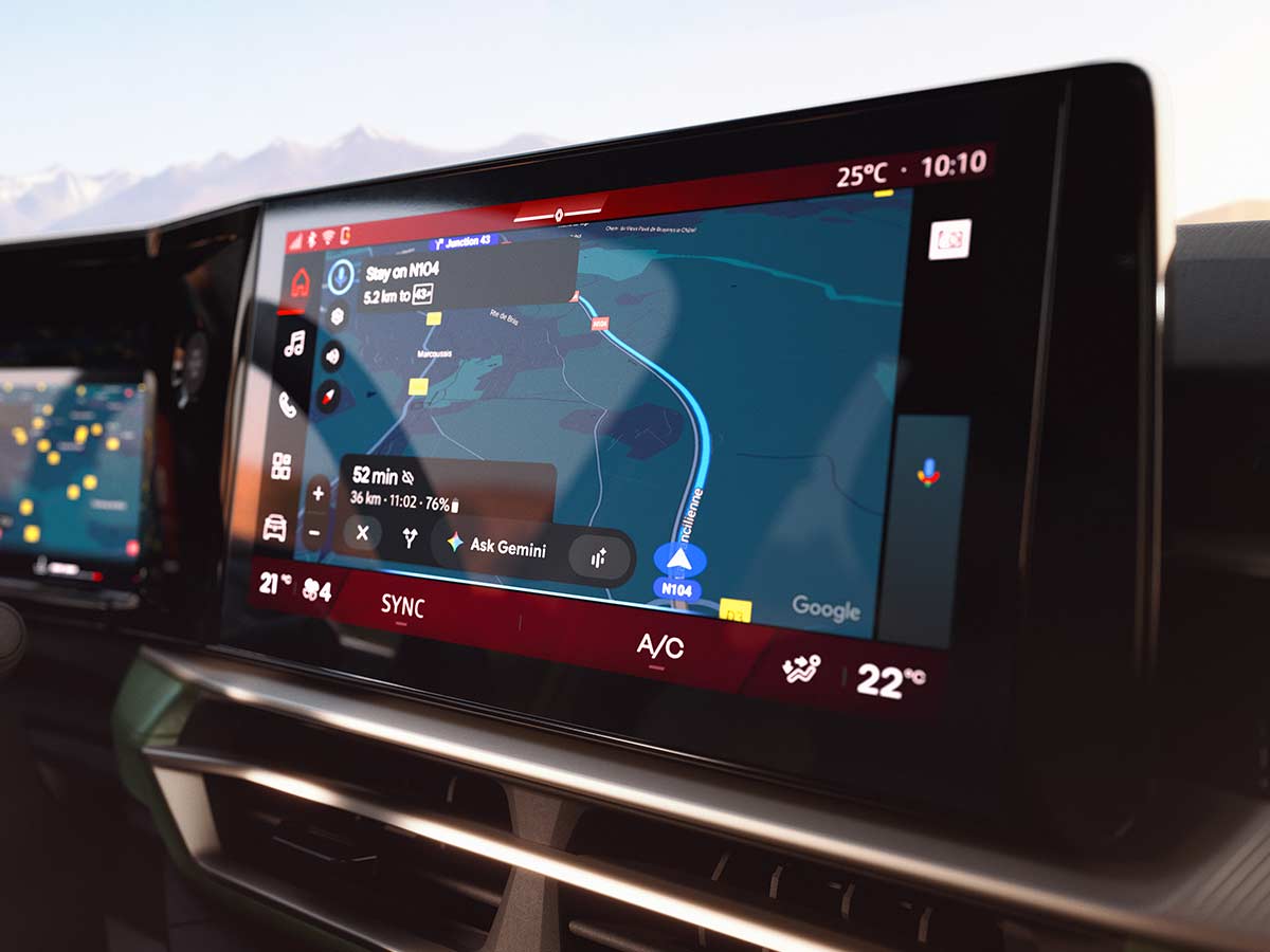 Renault Niagara: How Renault’s New Latin American Pick-Up Blends SUV Comfort With Workhorse Capability 9 2026 Renault Niagara Touchscreen