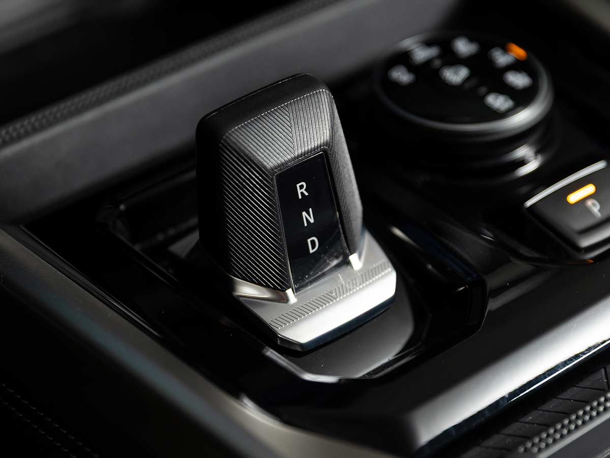 Renault Niagara: How Renault’s New Latin American Pick-Up Blends SUV Comfort With Workhorse Capability 19 2026 Renault Niagara gear Selector