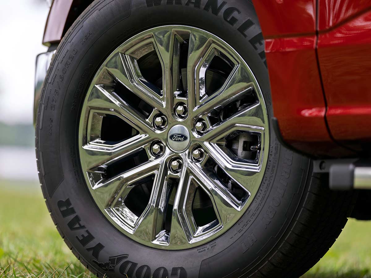 2027 Ford F-150 and F-150 Carhartt: Specs, Features, Towing and Pricing 22 2027 Ford F 150 Lariat Chrome Wheels