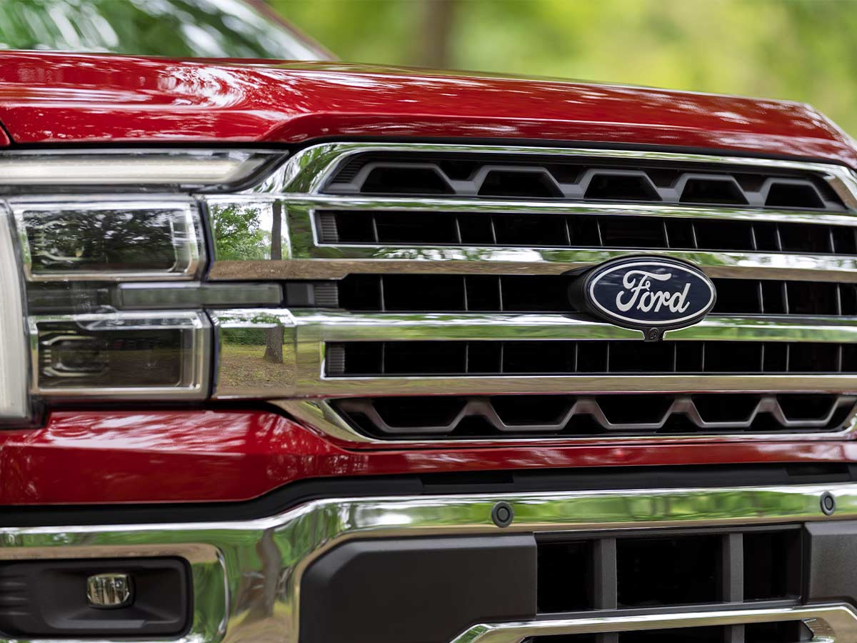 2027 Ford F-150 and F-150 Carhartt: Specs, Features, Towing and Pricing 21 2027 Ford F 150 Lariat Headlamp and Chrome Grille