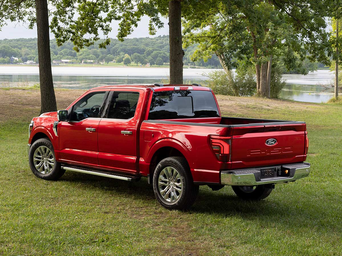 2027 Ford F-150 and F-150 Carhartt: Specs, Features, Towing and Pricing 20 2027 Ford F 150 Lariat Rear Quarter