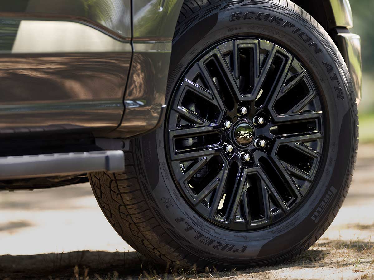 2027 Ford F-150 and F-150 Carhartt: Specs, Features, Towing and Pricing 28 2027 Ford F 150 XLT Black Wheels