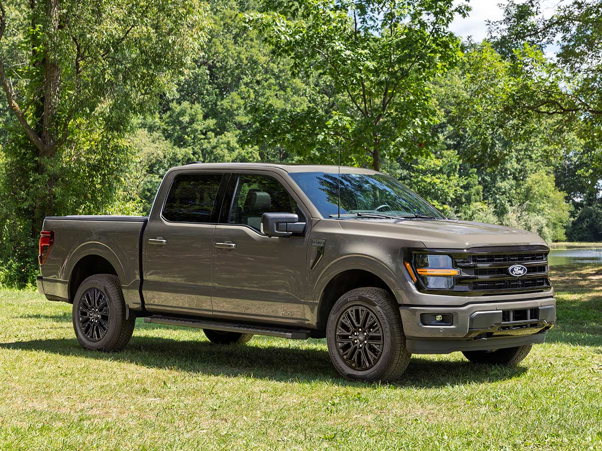 2027 Ford F-150 and F-150 Carhartt: Specs, Features, Towing and Pricing 1 2027 Ford F 150 XLT Front Quarter