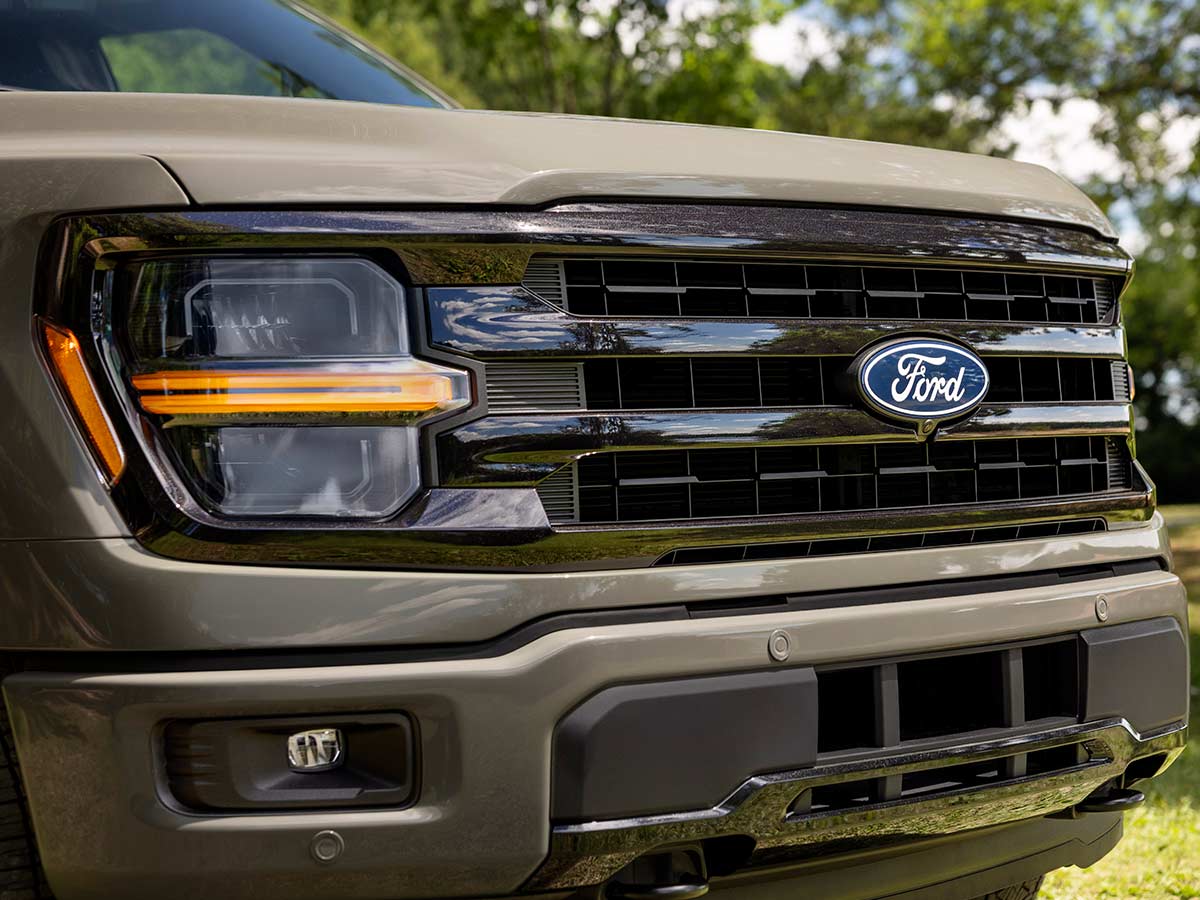 2027 Ford F-150 and F-150 Carhartt: Specs, Features, Towing and Pricing 26 2027 Ford F 150 XLT Headlamp and Grille