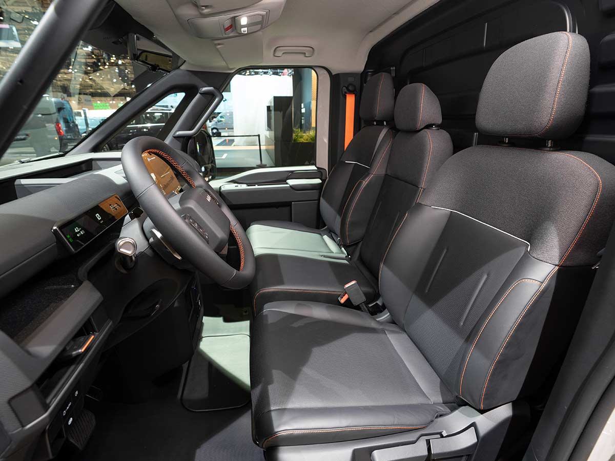 Kia PV7 Unveiled: Specs, Range, 800V Charging, and Payload Capabilities of Kia’s Heavy-Duty Electric PBV 11 2027 Kia PV7 Cargo Driver Seat
