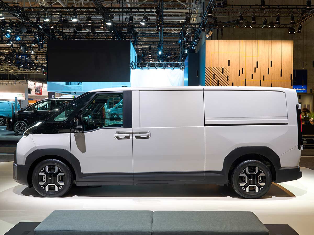 Kia PV7 Unveiled: Specs, Range, 800V Charging, and Payload Capabilities of Kia’s Heavy-Duty Electric PBV 5 2027 Kia PV7 Cargo Moonrock Grey Side