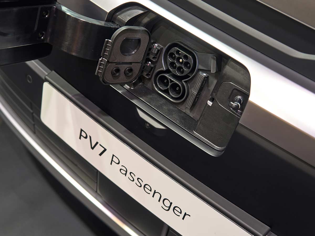 Kia PV7 Unveiled: Specs, Range, 800V Charging, and Payload Capabilities of Kia’s Heavy-Duty Electric PBV 29 2027 Kia PV7 Passenger Charging Ports