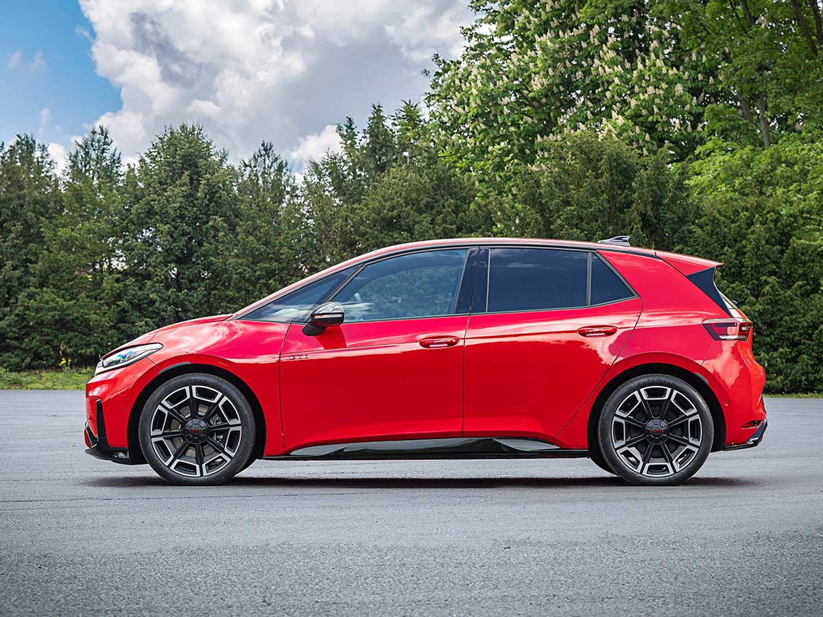 Volkswagen ID.3 GTI: 326 PS, Rear-Wheel Drive and a New Electric GTI Formula 7 Volkswagen ID 3 GTI Side 2026