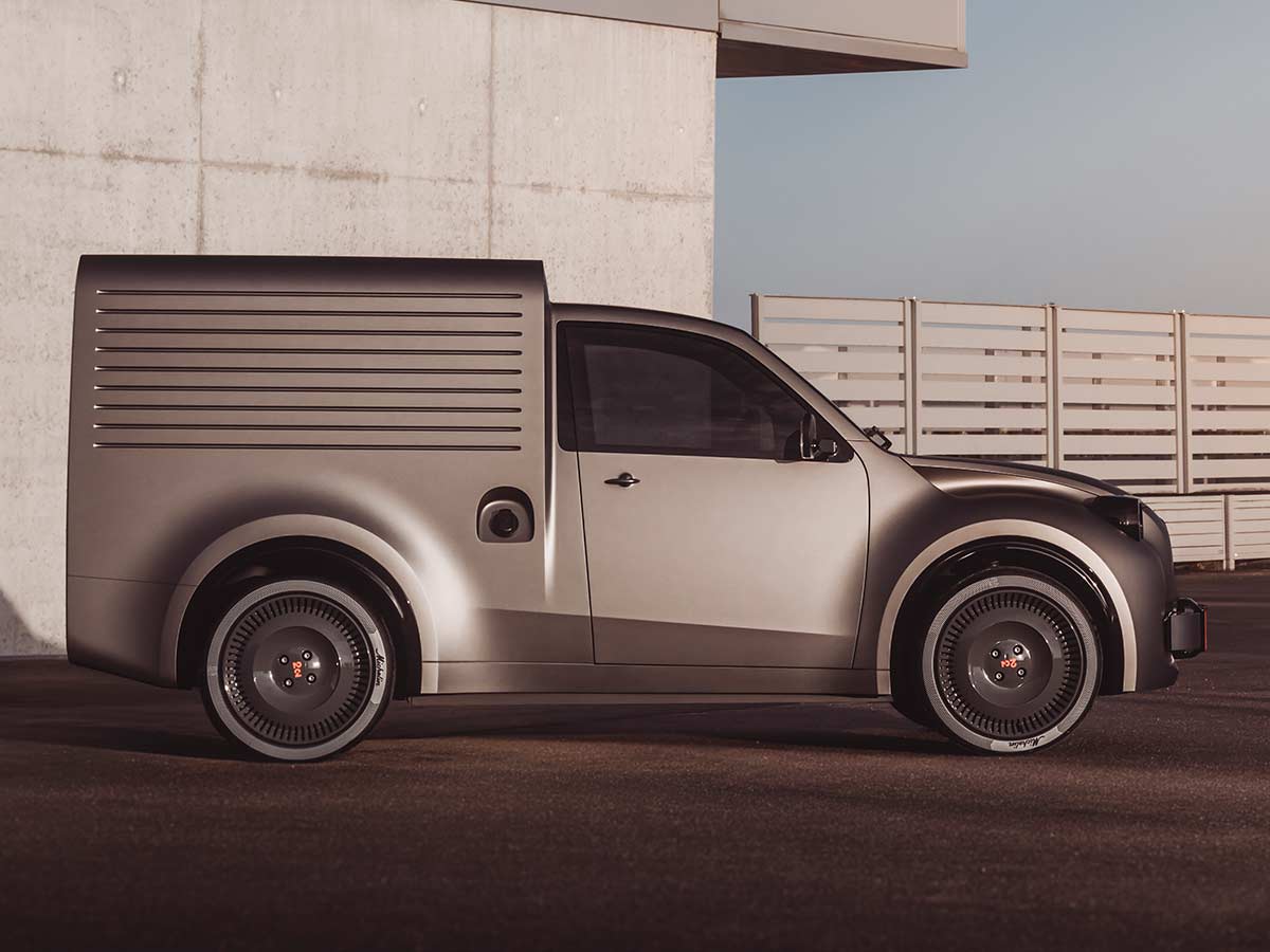 Citroën 2 CV Fourgonnette Concept: Reimagining a Commercial Legend for the Electric Age 5 2026 Citroen 2CV Fourgonnette Concept Electric Van Side