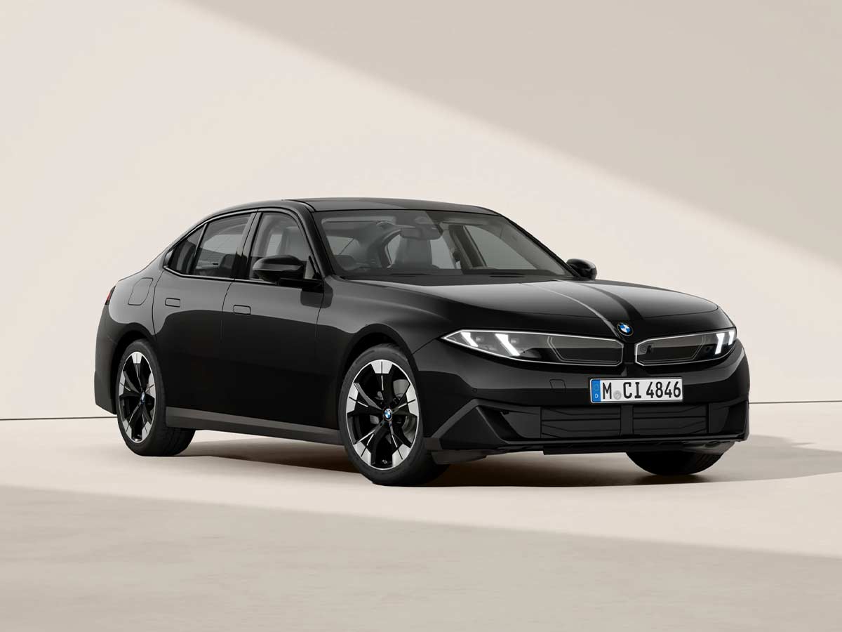 2027 BMW 3 Series 320 Saloon Black Sapphire Front