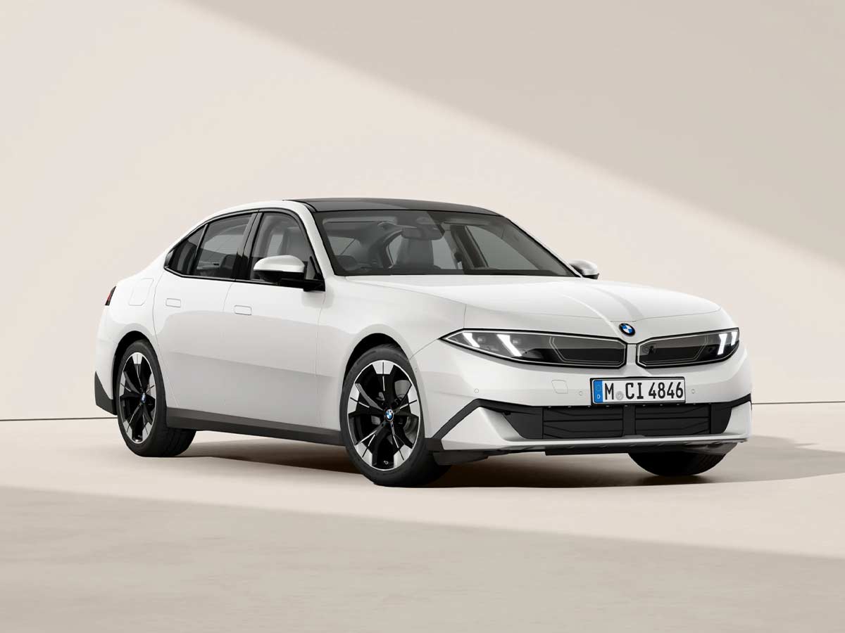 2027 BMW 3 Series 320 Saloon Mineral White Front