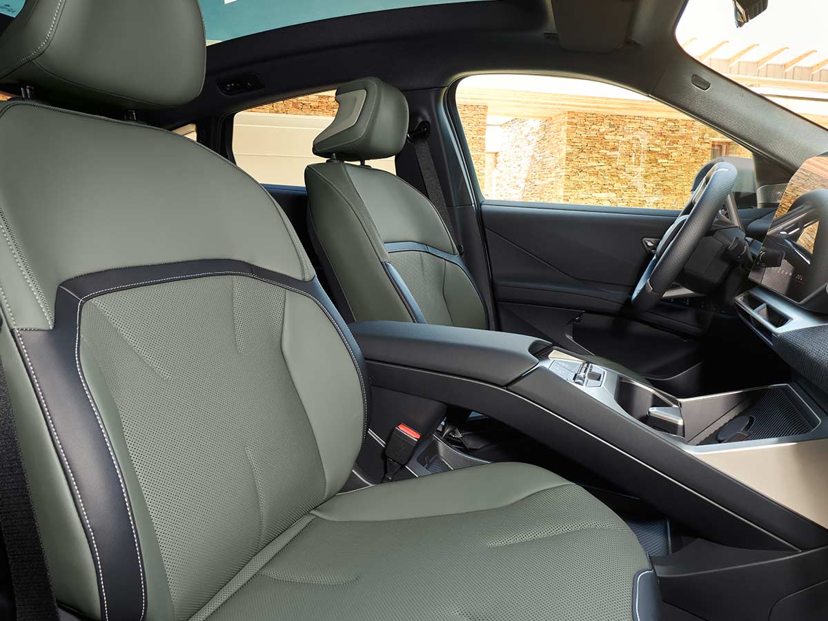 2027 BMW iX4 50 Xdrive Front Seats