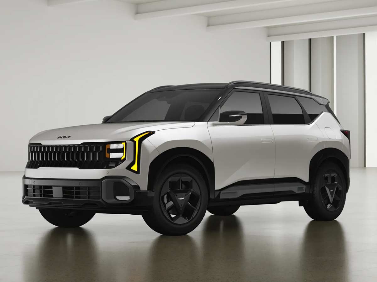 2027 Kia Seltos X Line S Snow White Pearl with Black Roof Front