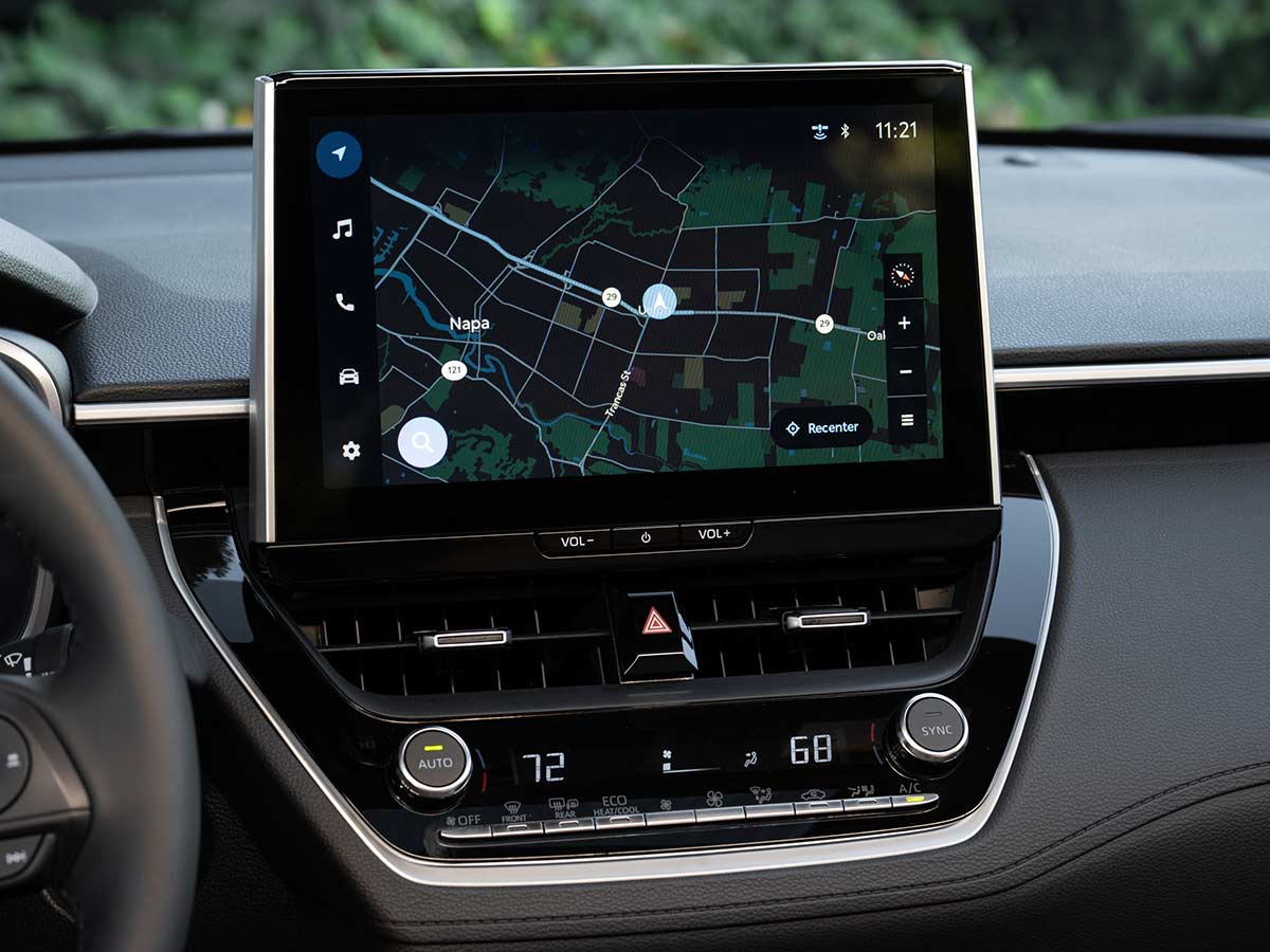 2027 Toyota Corolla Cross XLE AWD Touchscreen