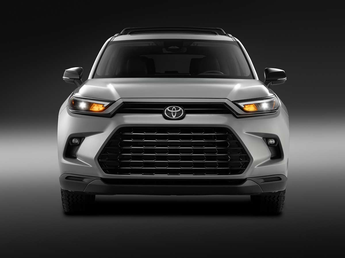 2027 Toyota Grand Highlander Woodland Edition Front View
