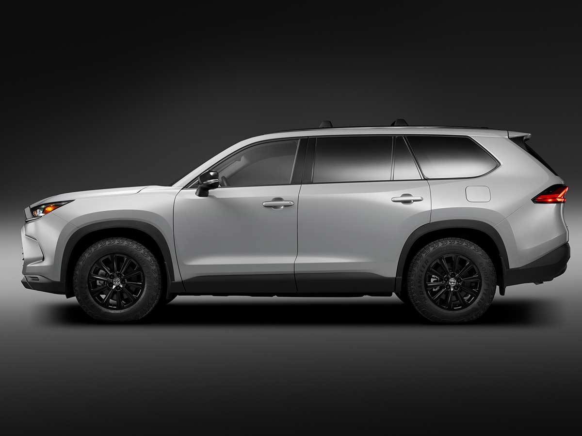 2027 Toyota Grand Highlander Woodland Edition Side View
