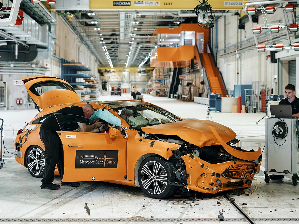 Mercedes-Benz CLA: Inside the Crash Test That Put Occupant and Battery Safety to the Ultimate Test 5 Mercedes Benz CLA Estate Crash Test 2026